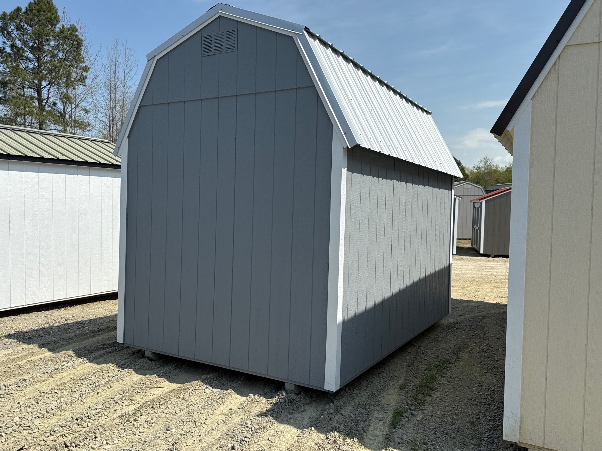 8 × 12 lofted barn shed for sale in Bladenboro, North Carolina - photo 2