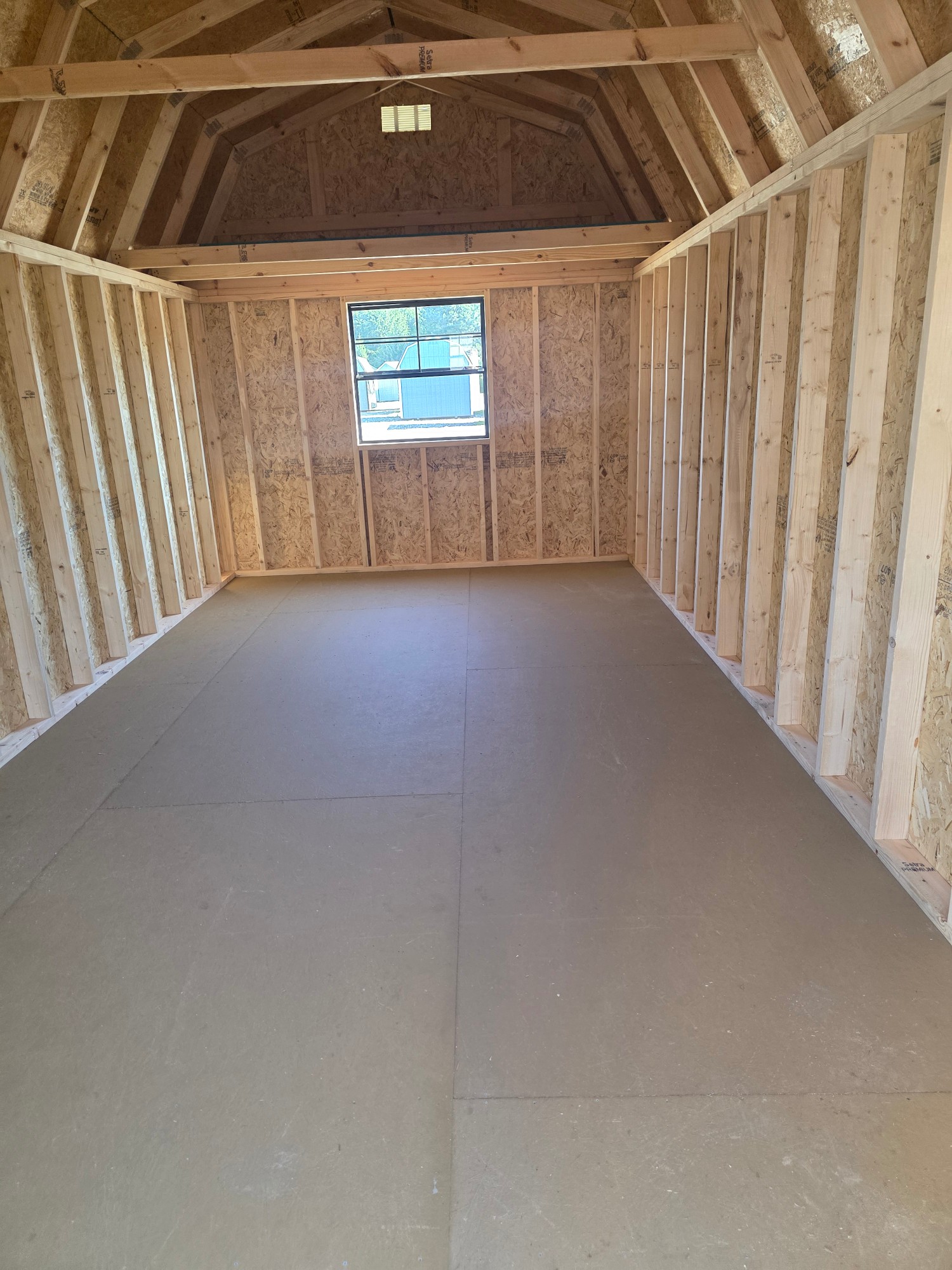 Lofted Barn - 10x20 interior